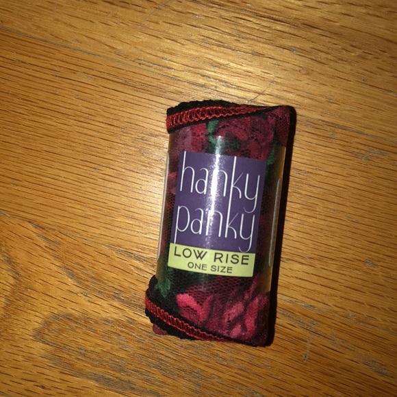 NWT Roses are Red Hanky Panky - Picture 3 of 4